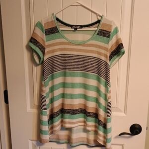 Womans M Absolutely Famous Green and Tan Boxy Relaxed Tee